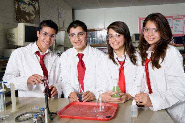 High school students in science class 600x400